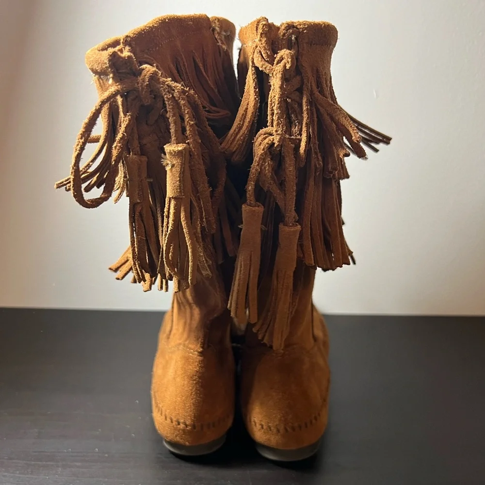 Like New Minnetonka Leather Fringe Boots - Picture 3 of 7